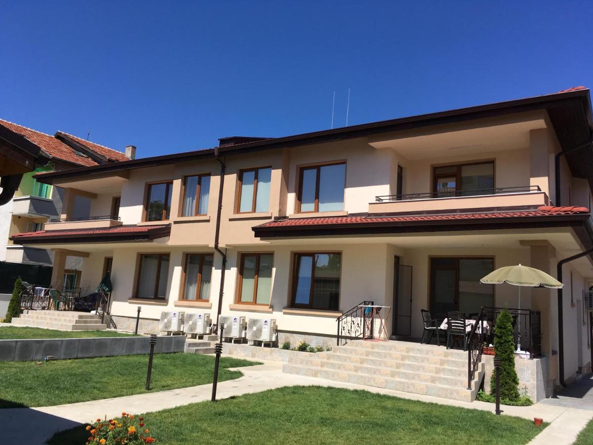 Guest House Zornica In Obzor Exterior photo