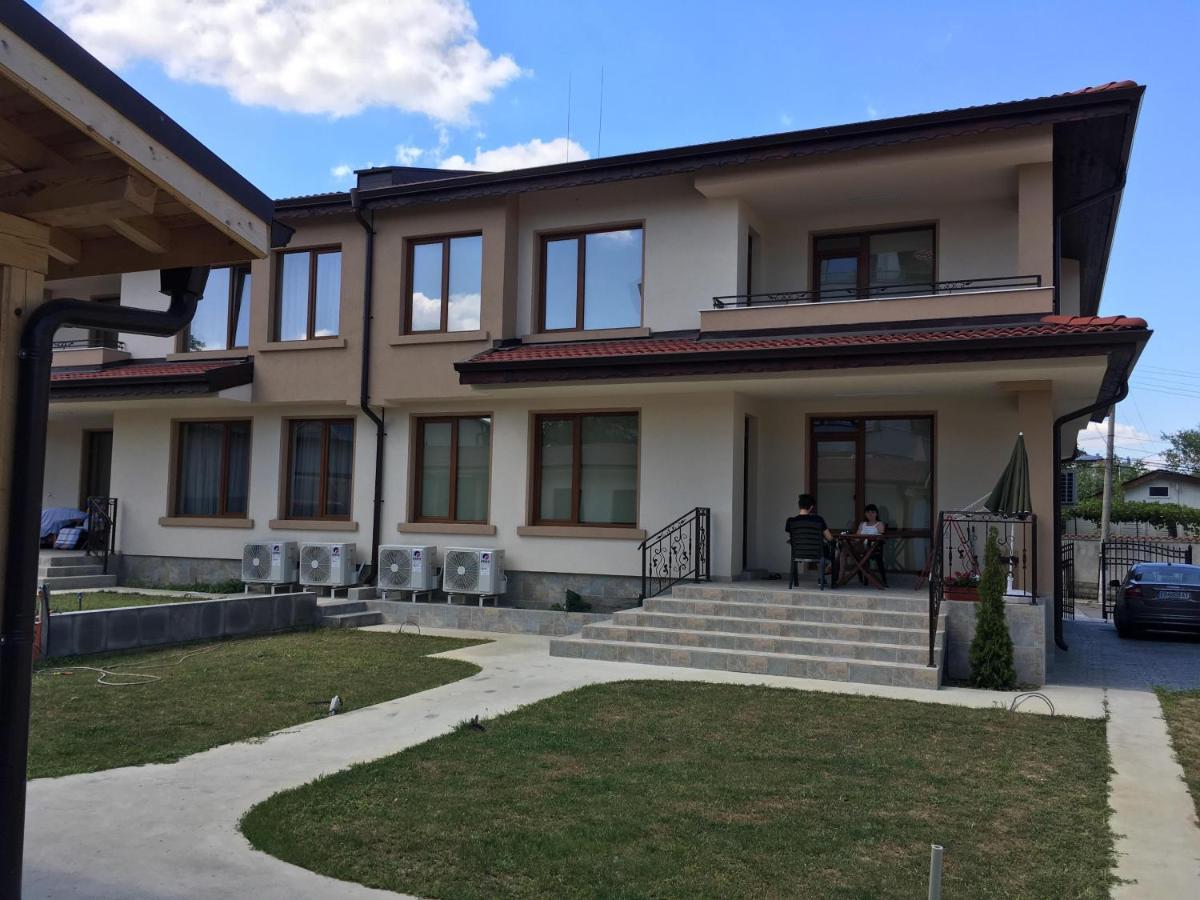 Guest House Zornica In Obzor Exterior photo