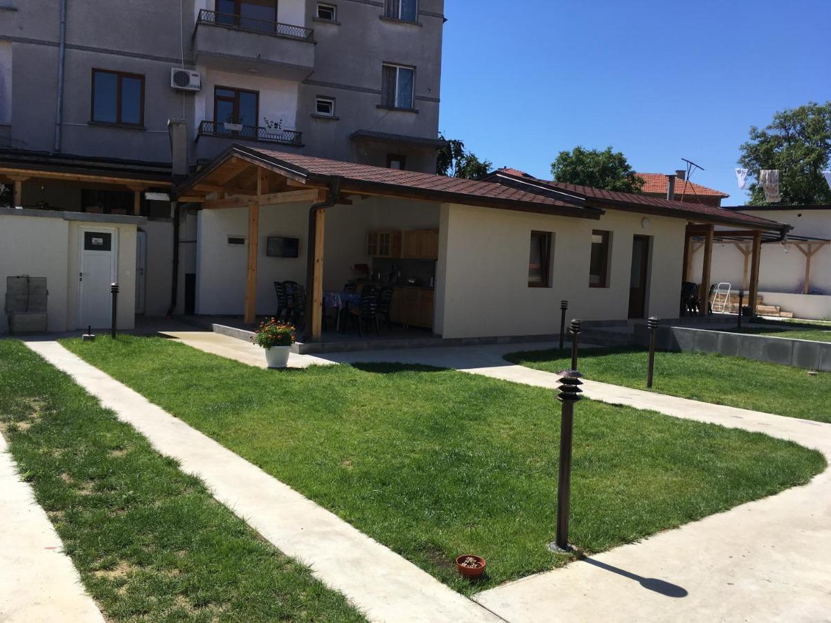 Guest House Zornica In Obzor Exterior photo